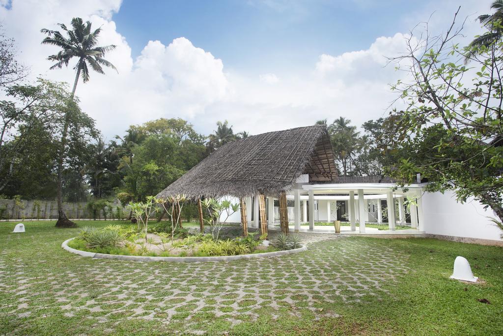 Xandari Pearl Beach Resort Mararikulam Exterior photo