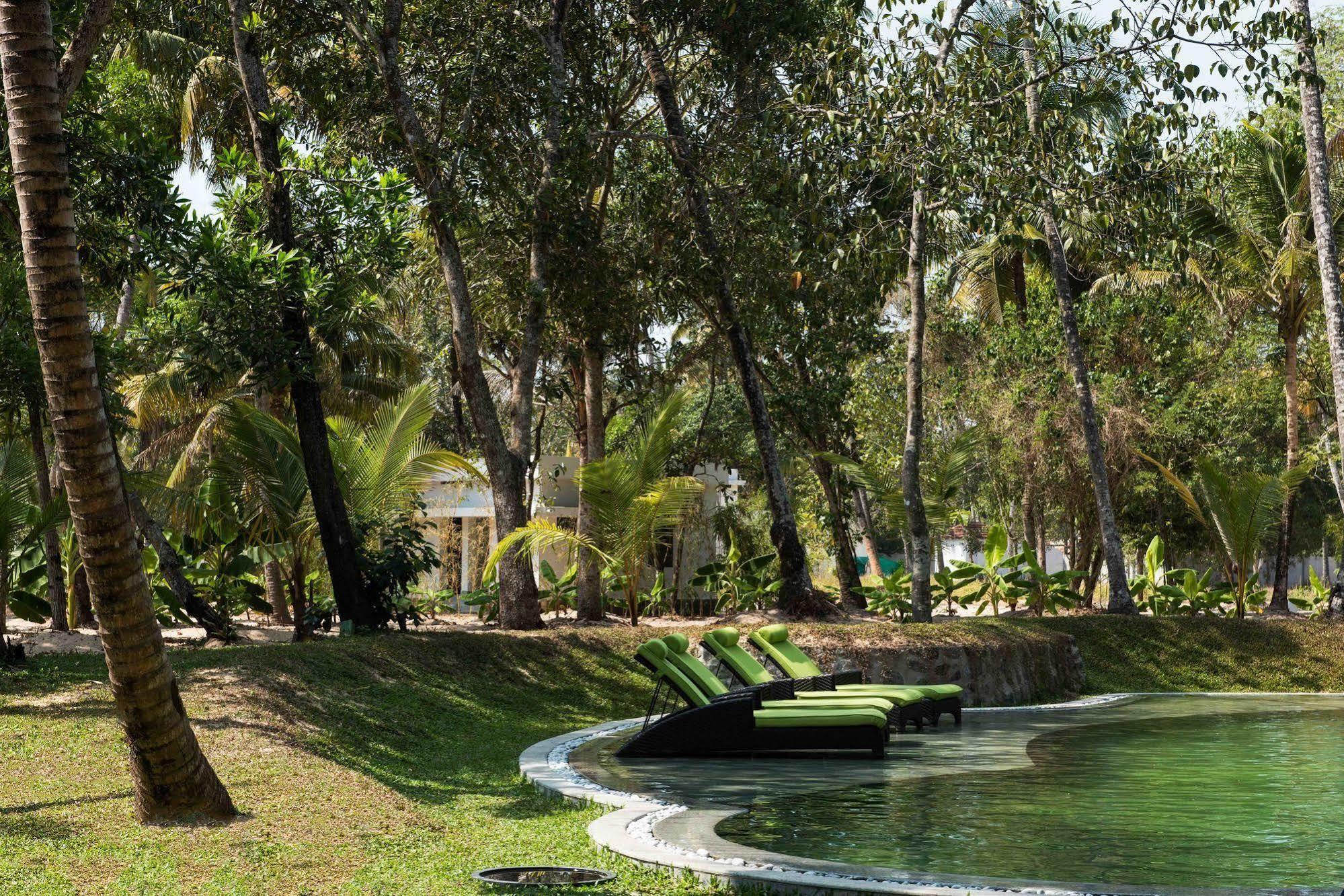 Xandari Pearl Beach Resort Mararikulam Exterior photo